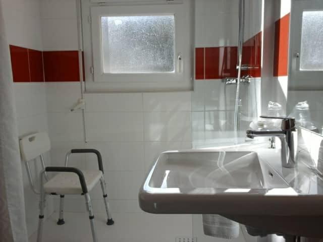 Hotel Calvaire Lourdes Bagian luar foto